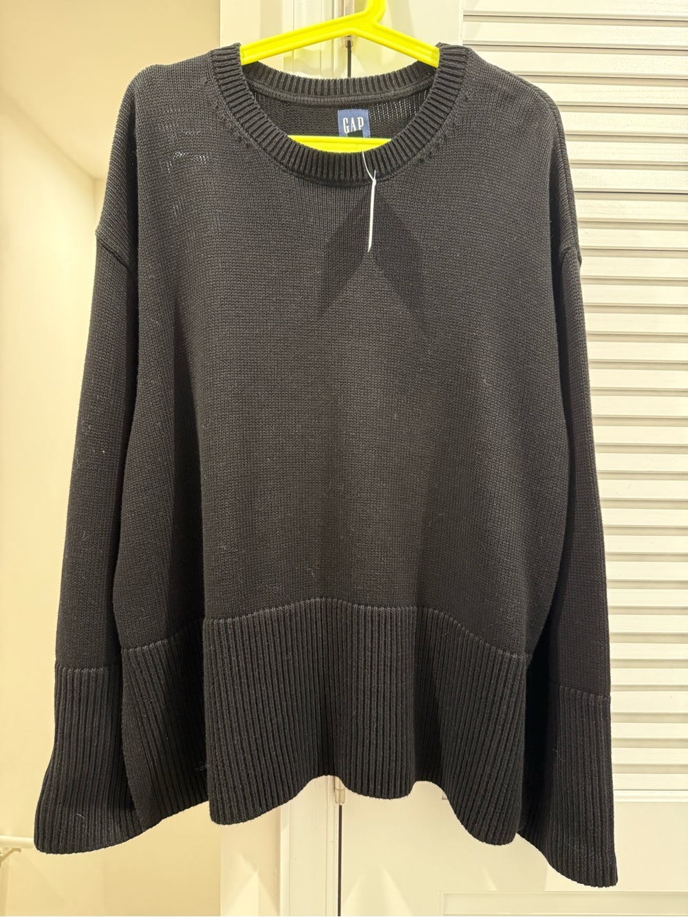 GAP Women’s Black Crewneck Sweater